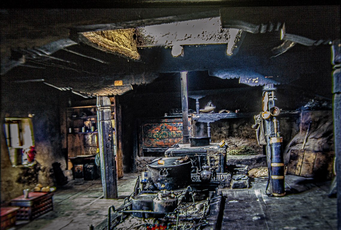 phuktal kitchen (medium)